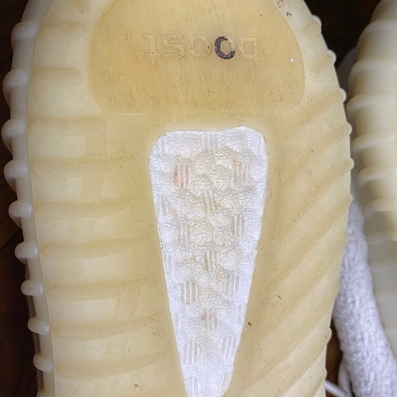 Yeezy 350 Creams - Picture 2 of 10
